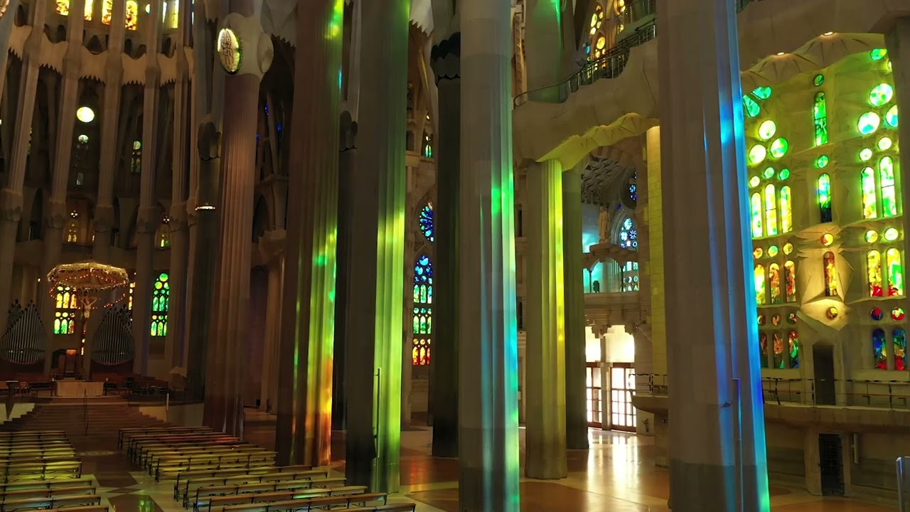 YouTube Thumbnail Sagrada Familia - Interior view (Thumbnail)