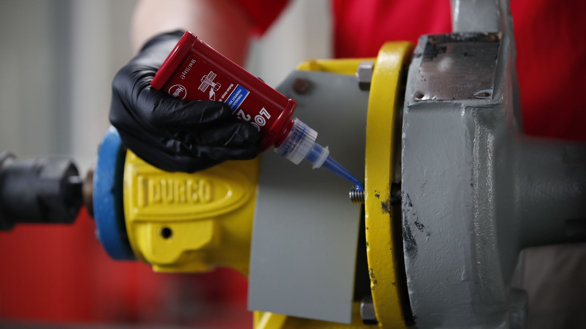 Some of Loctite’s best-known adhesive solutions are threadlockers, which prevent screws and bolts from loosening.