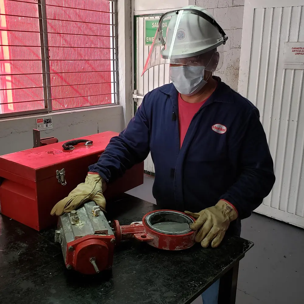 Mauro Aguilar Alvarado, Maintenance Supervisor in Adhesive Technologies in Monterey, Mexico