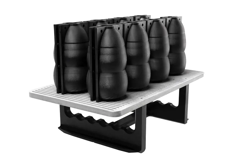 3D printed bottle mold using the new xPEEK147-Black material