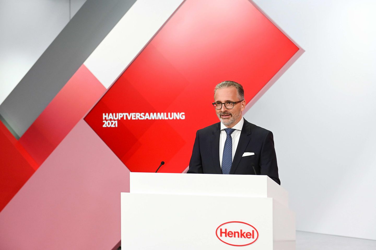 

Henkel CEO Carsten Knobel