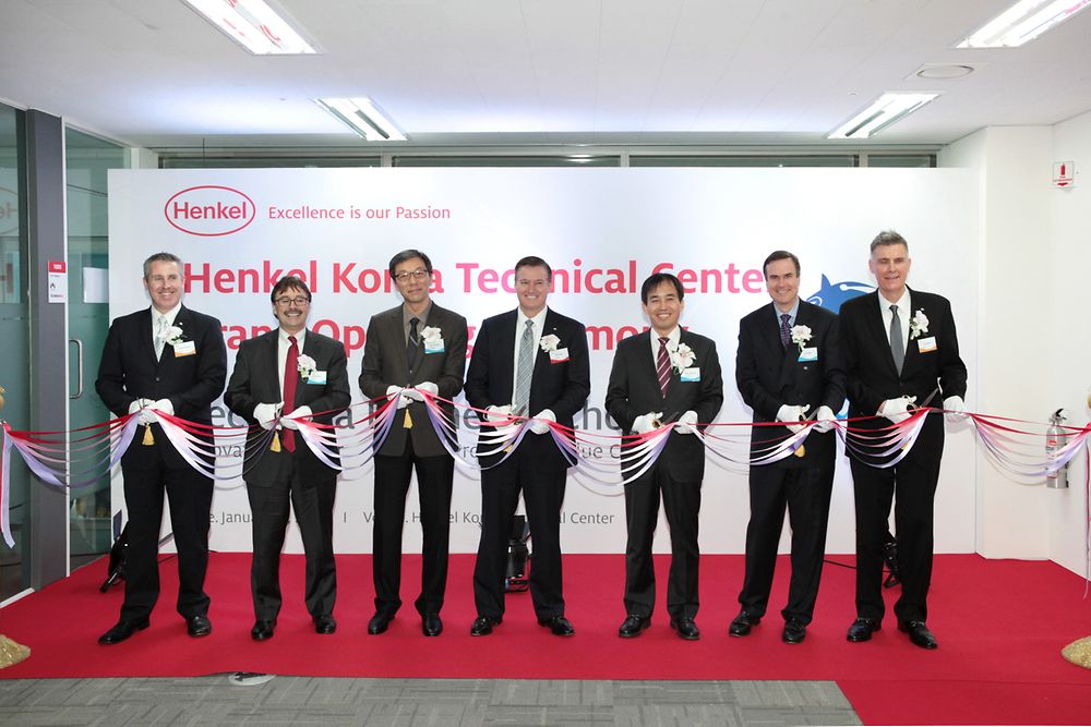 Ribbon cutting ceremony at the opening of Henkel Korea Technical Center on Jan 17