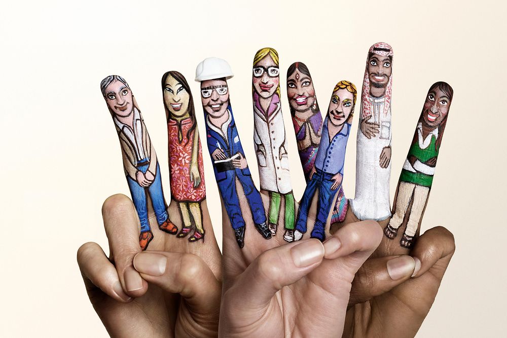 Campaign motif “United in diversity” – painted fingers