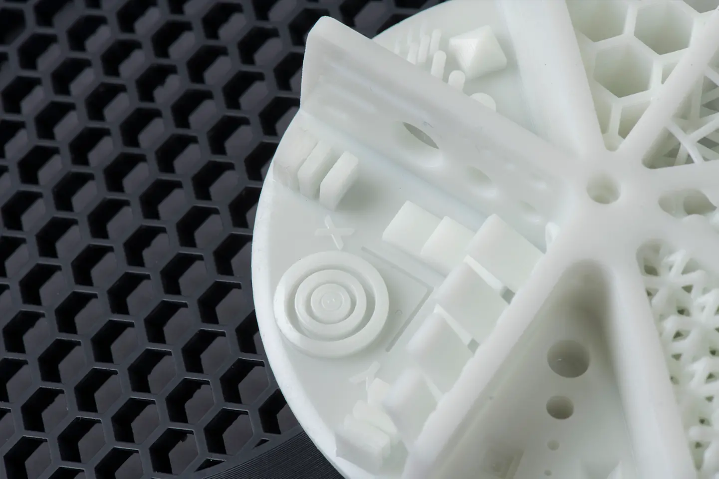 Ultra-precise parts printed with Loctite IND 475 and Loctite 3843 on Prodway´s ProMaker LD 3D printer.