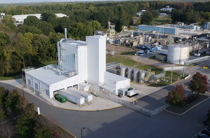 
Henkel’s Adhesive Technologies business completed the expansion of its Salisbury, North Carolina plant to support increasing customer demand for UV-curable acrylic pressure sensitive adhesives for the packaging and consumer goods markets.