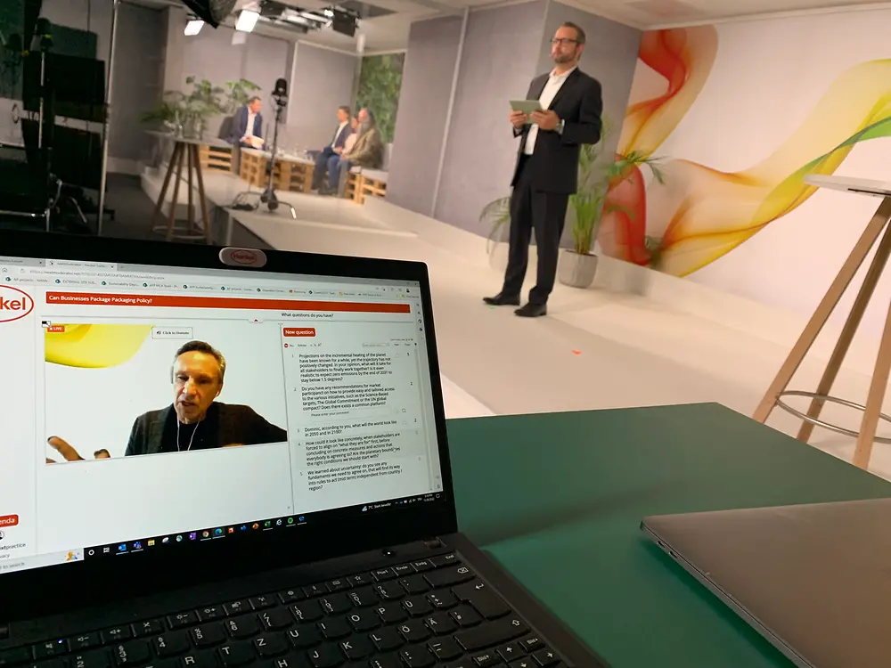 
The Henkel Sustainability Days made both virtual and in-person presentations possible. Here, Henkel Sustainability Days host Grant Kupko leads the Q&A session with Dominic Hogg, Director of Equanimator.