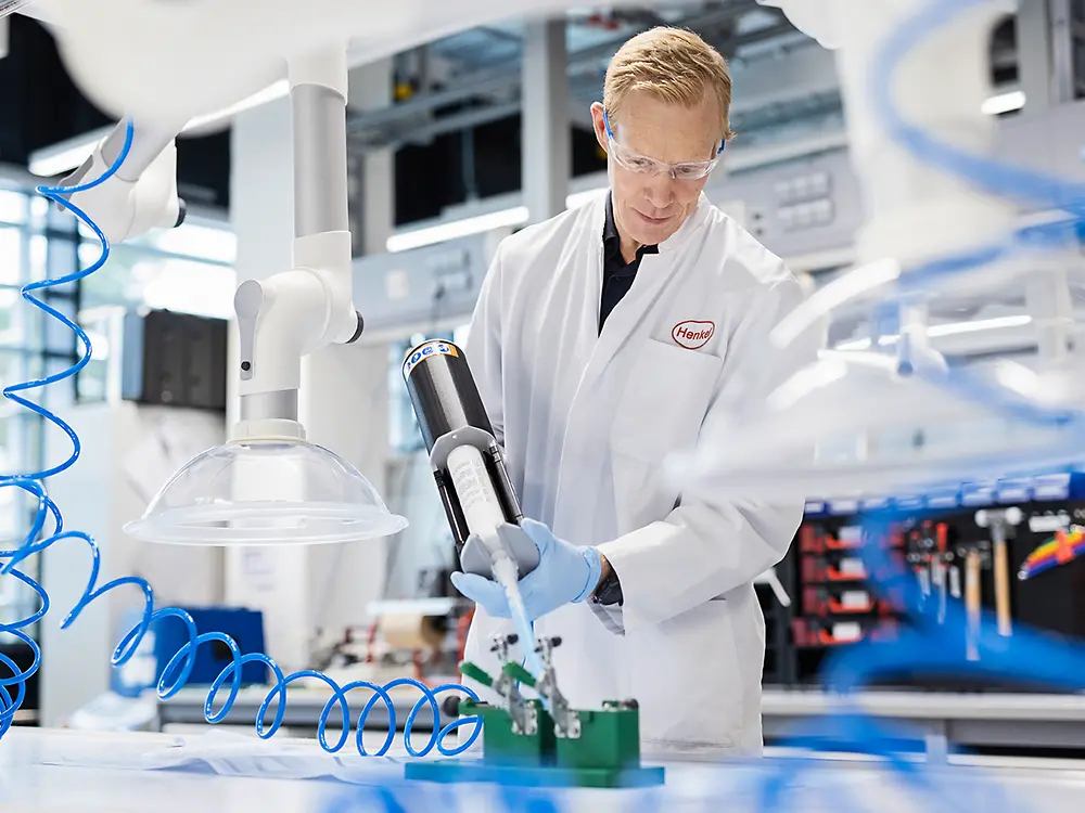 A laboratory employee concentrates on his work in a laboratory at the Inspiration Center Düsseldorf.