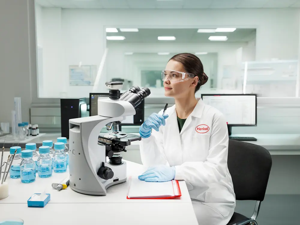
Female Scientist in the laboratory