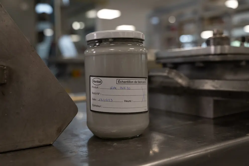 
Henkel Adhesive Technologies has developed a new sealant for cans used in the food industry: DAREX WBC 711.