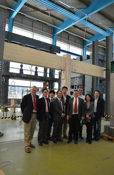our representatives from the Japanese government spoke to Henkel experts about using bonded timber construction to strengthen earthquake protection.