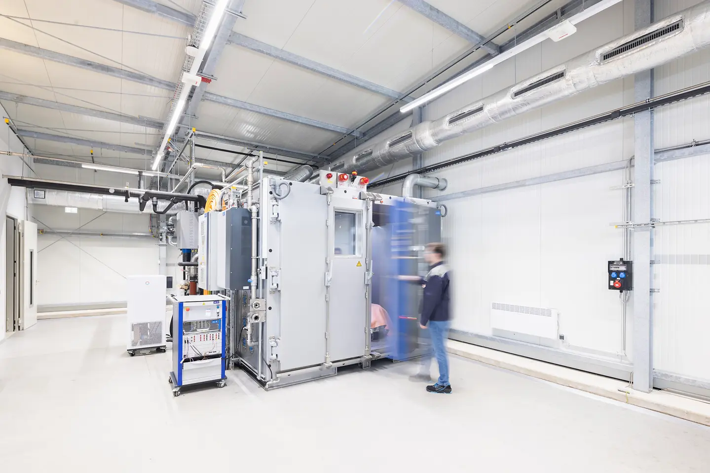 
Modeling the performance of thermal interface materials is crucial for enhancing battery safety, performance, and lifespan by maintaining optimal temperature ranges.