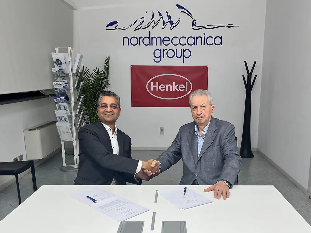 
Rajat Agarwal (left), Global Head of Henkel Packaging Adhesives, and Antonio Cerciello (right), President of Nordmeccanica. (Photo: Nordmeccanica)
