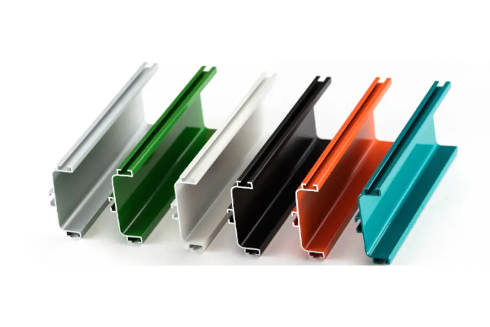 
Anodized aluminum profiles in various colors: The new Bonderite M-AD 2000A additive ensures a consistently high quality of the anodized layer while reducing energy and material consumption. 