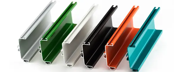
Anodized aluminum profiles in various colors: The new Bonderite M-AD 2000A additive ensures a consistently high quality of the anodized layer while reducing energy and material consumption. 