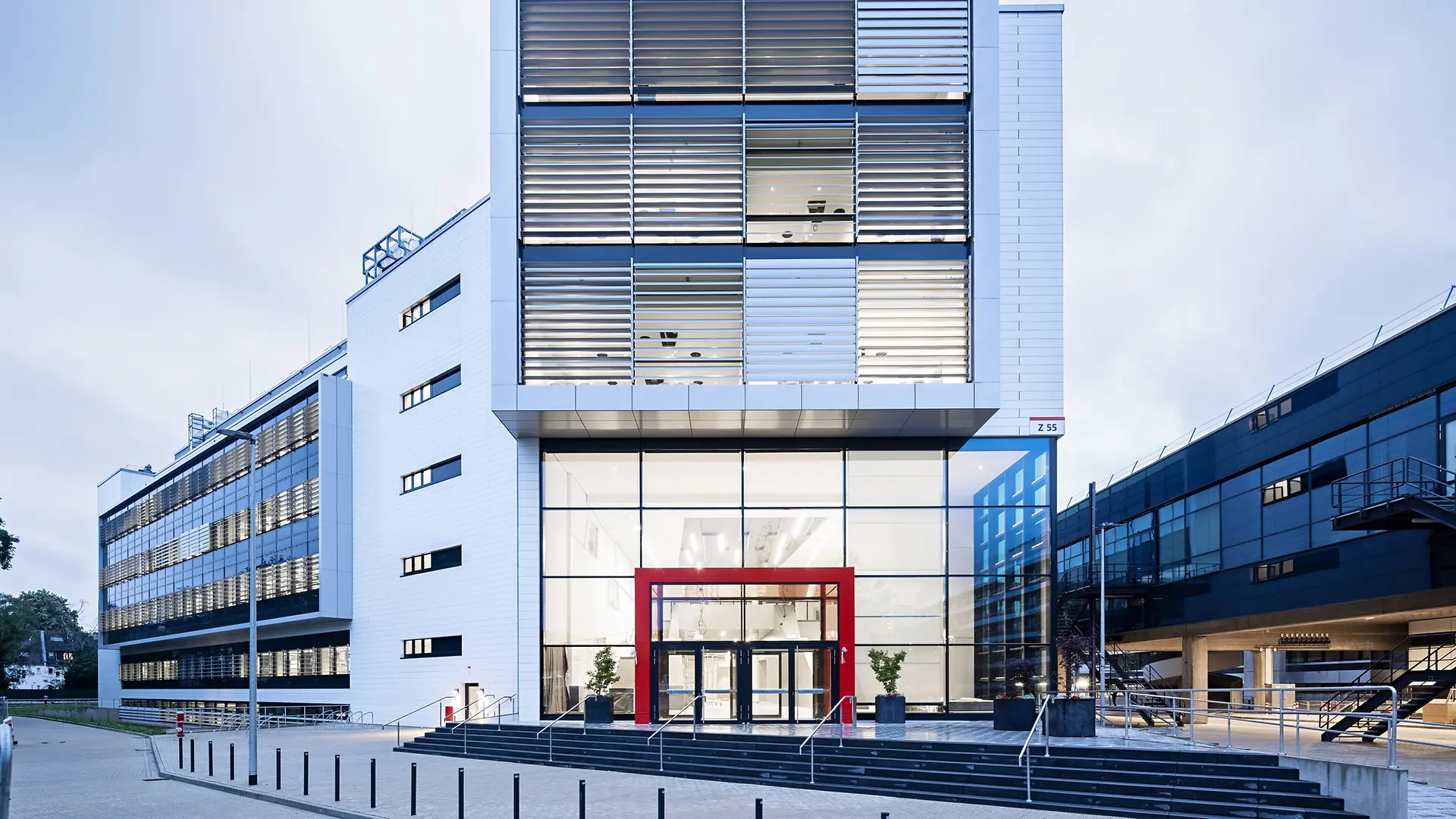 Exterior view of the Inspiration Center Düsseldorf.