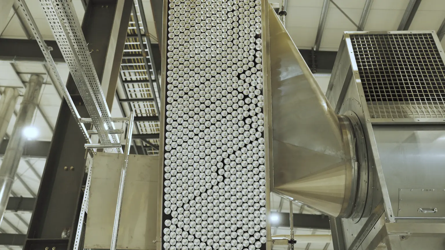 
Henkel Adhesive Technologies will be presenting its latest solutions for efficient, safe, and sustainable metal packaging at METPACK 2026. 