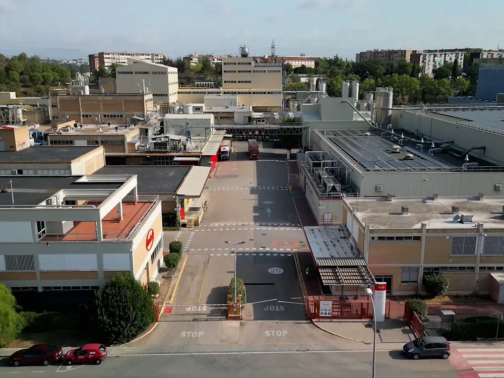 
Aerial view of Henkel’s Montornès plant and surrounding buildings
