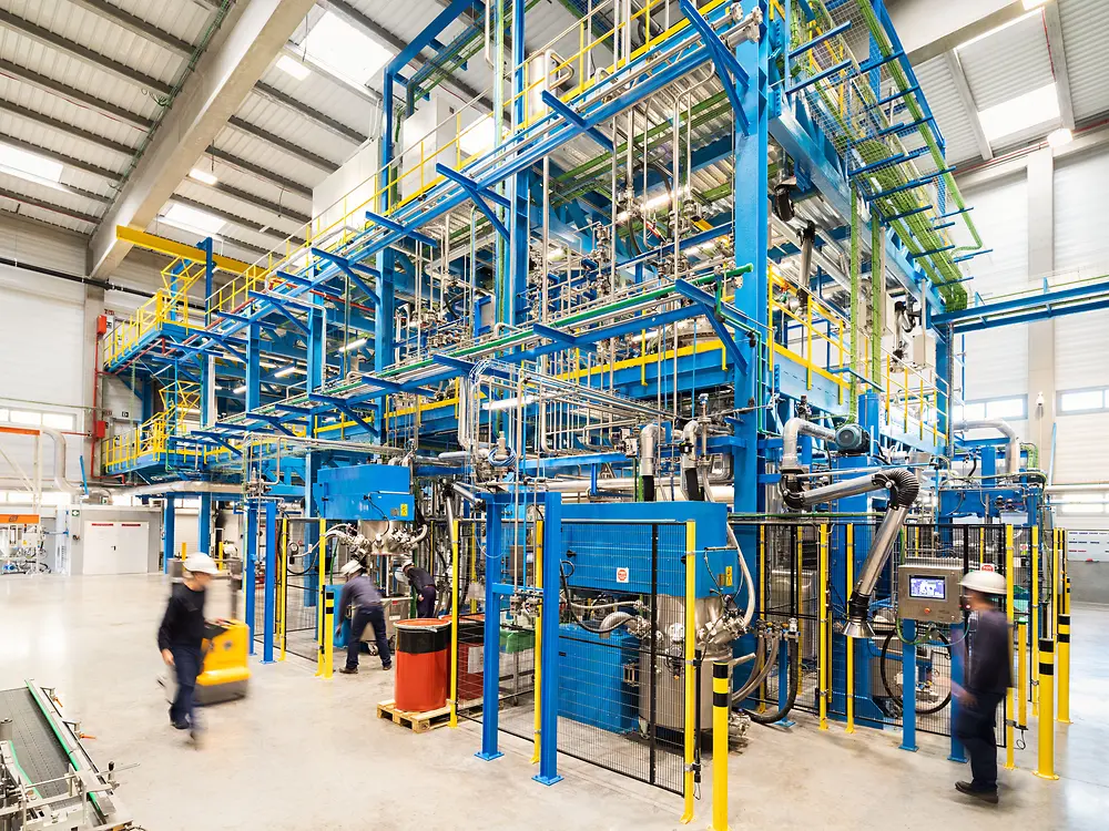 
Industrial mixer system for composite material processing