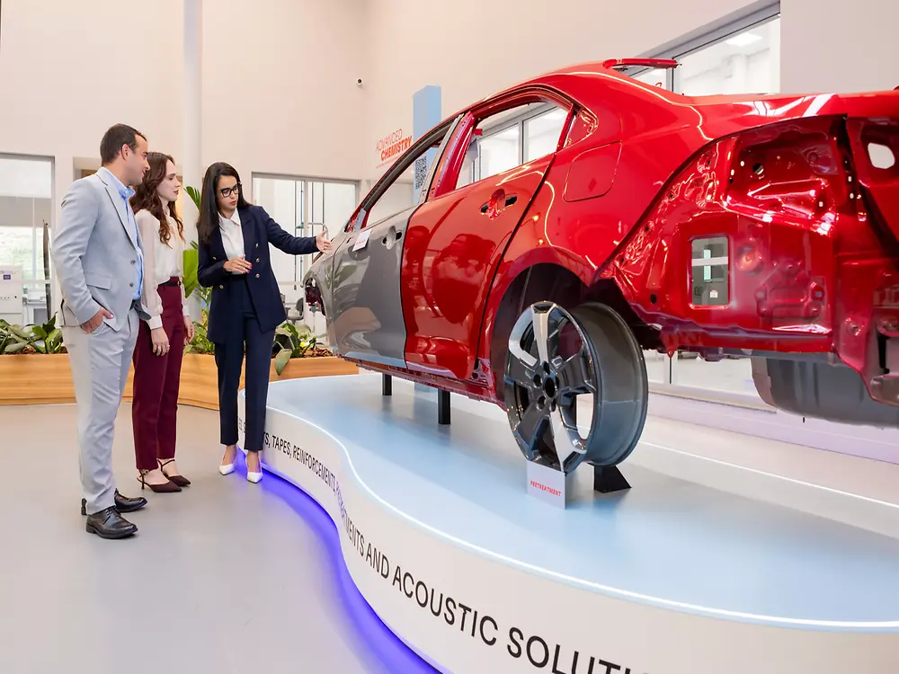 Customers during a guided tour in the Permanent Exhibition at the Inspiration Center Jundiaí