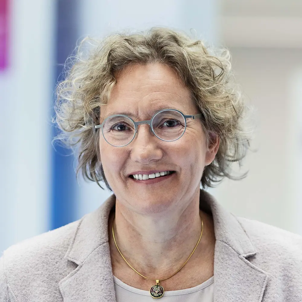 Portrait picture of Claudia Meckel