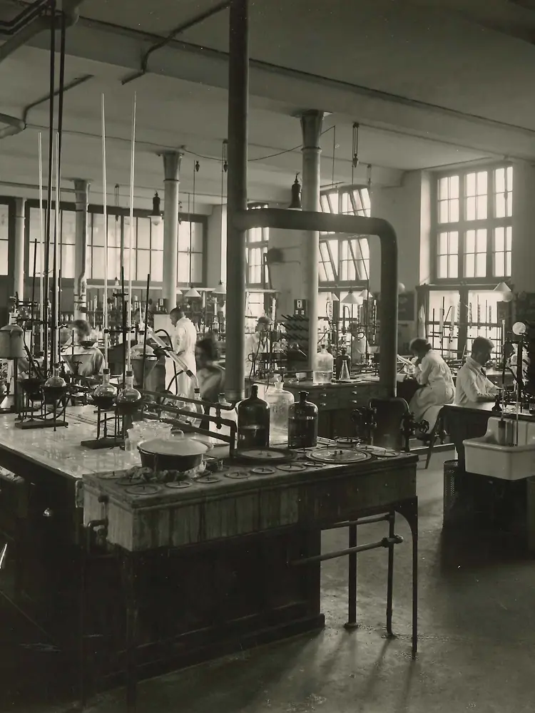 Historical laboratory work at Henkel.