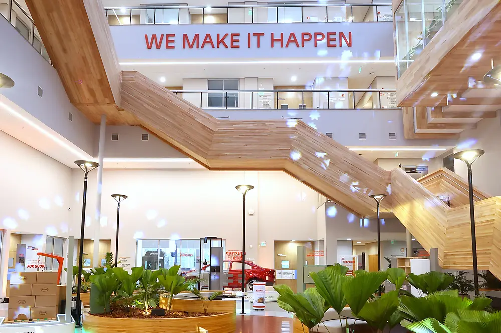 View inside the building and staircase of the Inspiration Center Jundiaí.