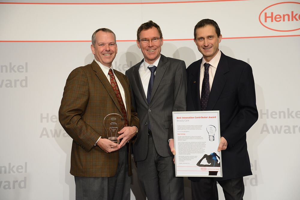 

Dow Corning achieved “Best Innovation Contributor Award Beauty Care 2012”. From left to right: Brian Chermside, Thomas Förster, Ruggero Sala
