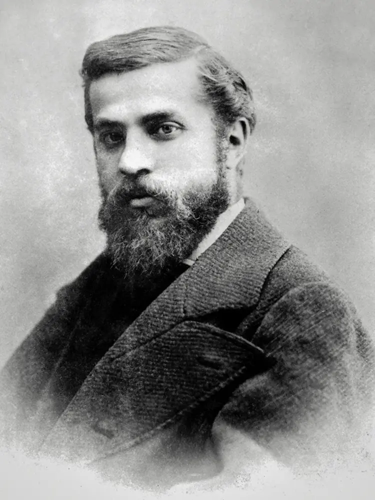 Black-and-white portrait of Antoni Gaudí, architect of the Sagrada Familia 