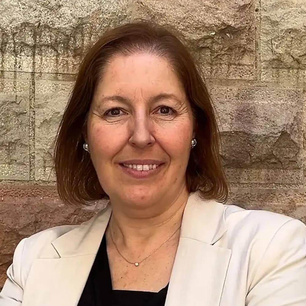 Portrait photo of Begoña Cantera, Territory Sales Engineer at Henkel 