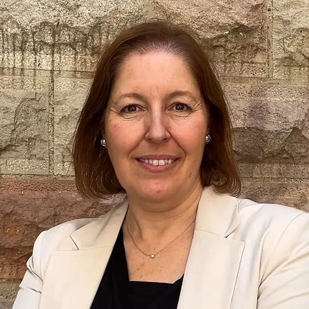Portrait photo of Begoña Cantera, Territory Sales Engineer at Henkel 