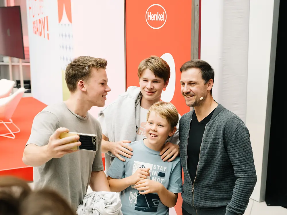 
Table tennis legend Timo Boll shared insights into his career and spoke about performance, resilience and personal motivation at the Henkel Festival.