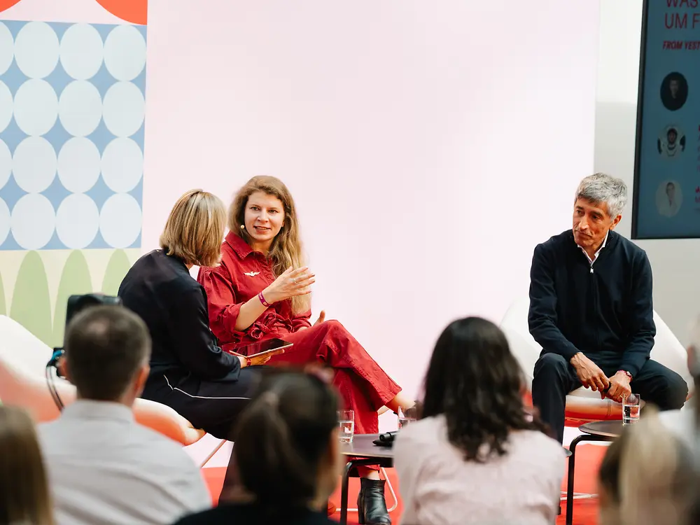 
Astronaut and robotics researcher Rabea Rogge and science journalist Ranga Yogeshwar discussed future trends, innovation and the role of science in society at the Henkel Festival.