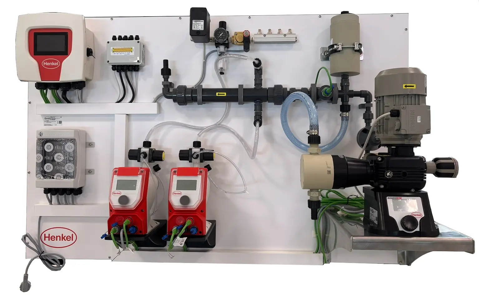 
Henkel’s new APNR 2.0 equipment generation: The EcoFlex control unit supports precise and repeatable application of the adhesion promoter. 