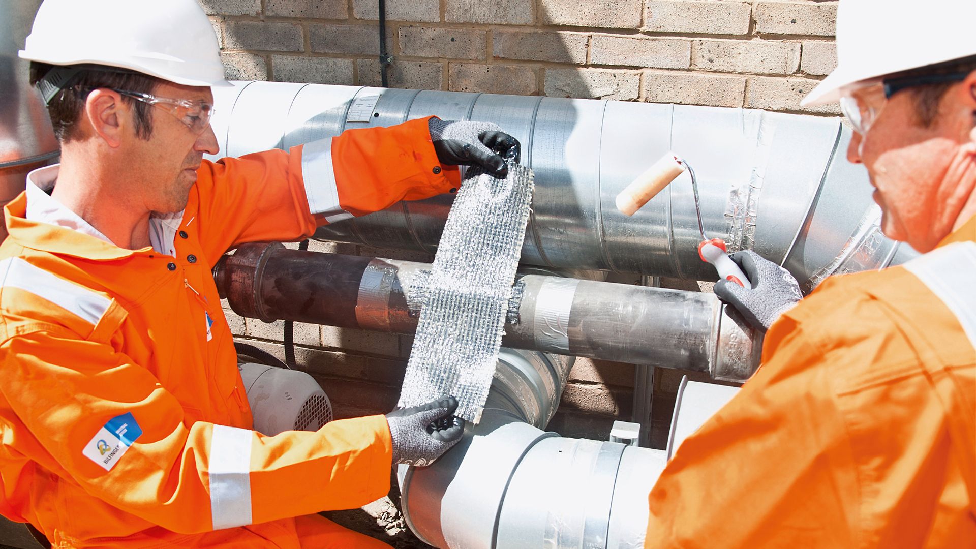 Bilfinger experts repair pipes with products from Henkel