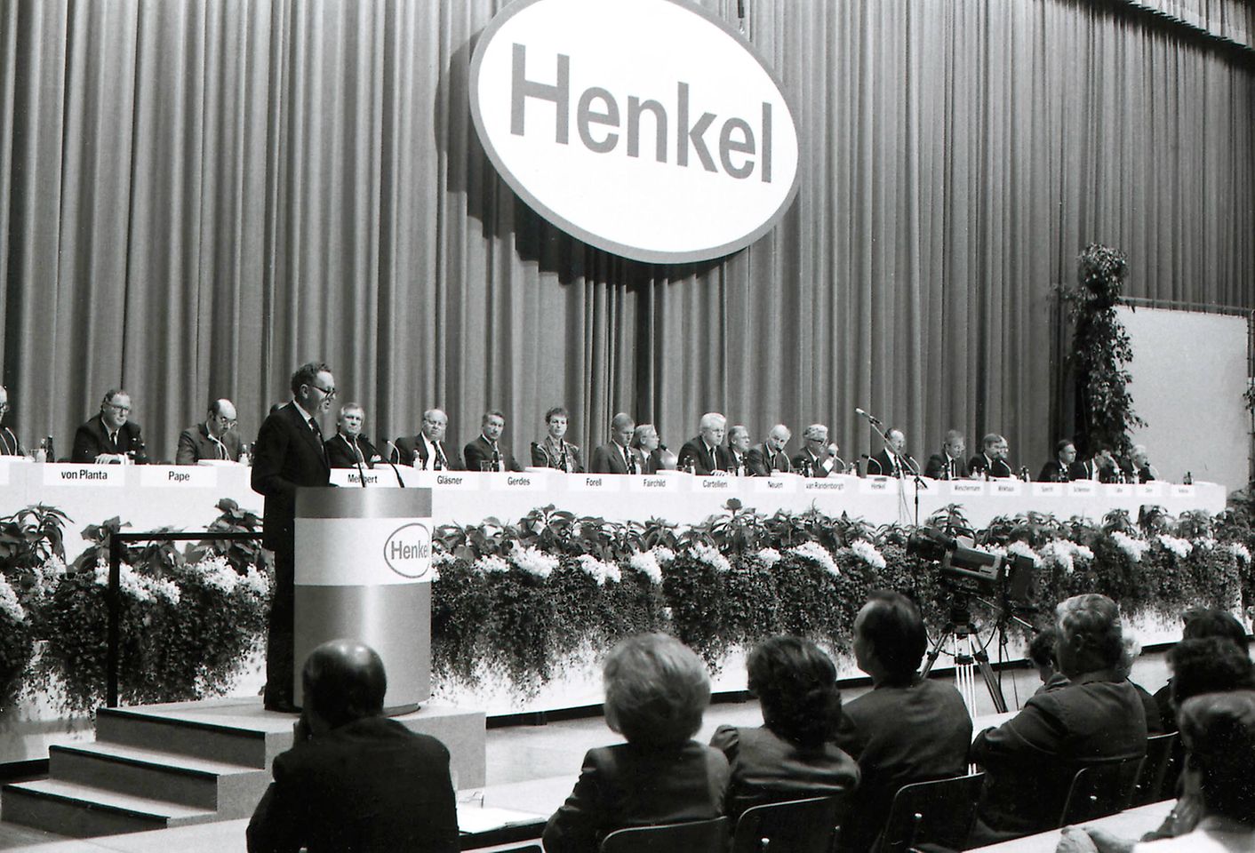 First public Annual General Meeting in 1986