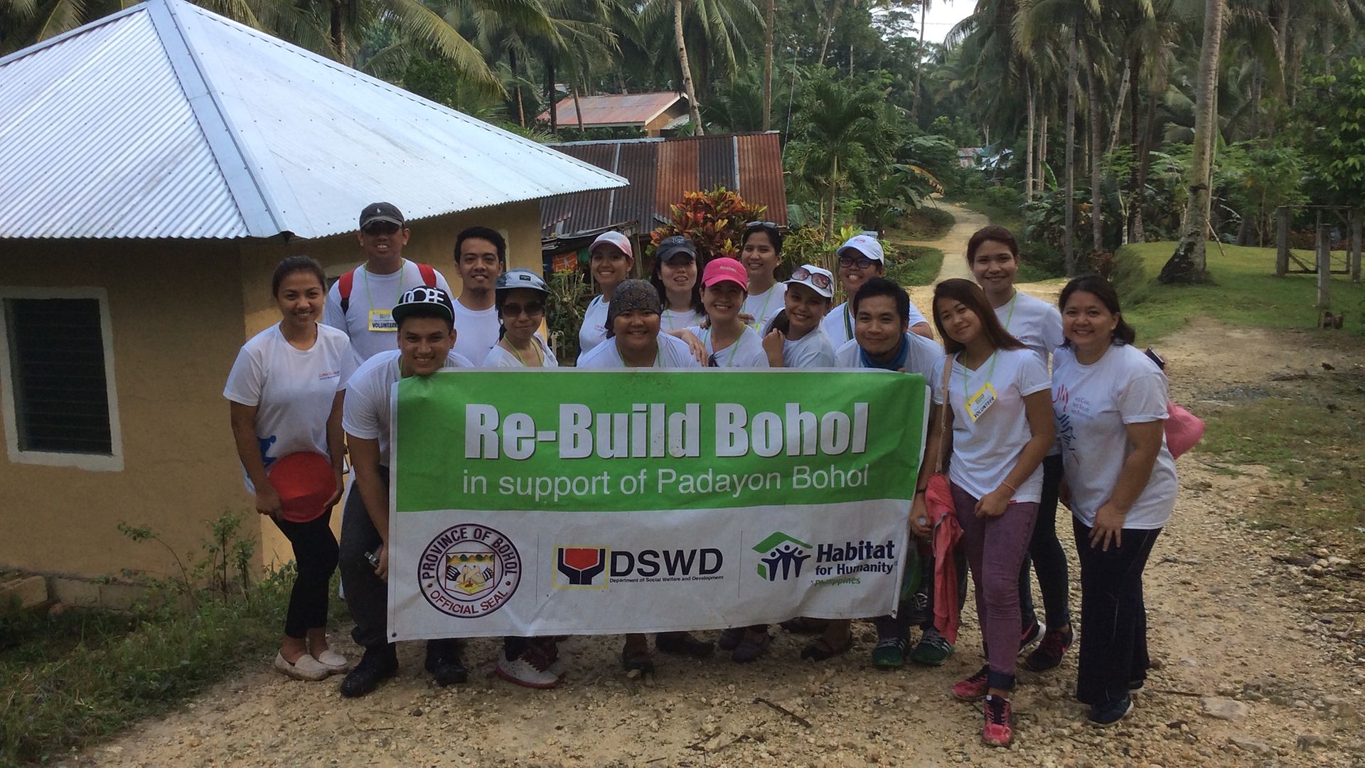 SSC Manila employees had a busy and fulfilling day in Bohol