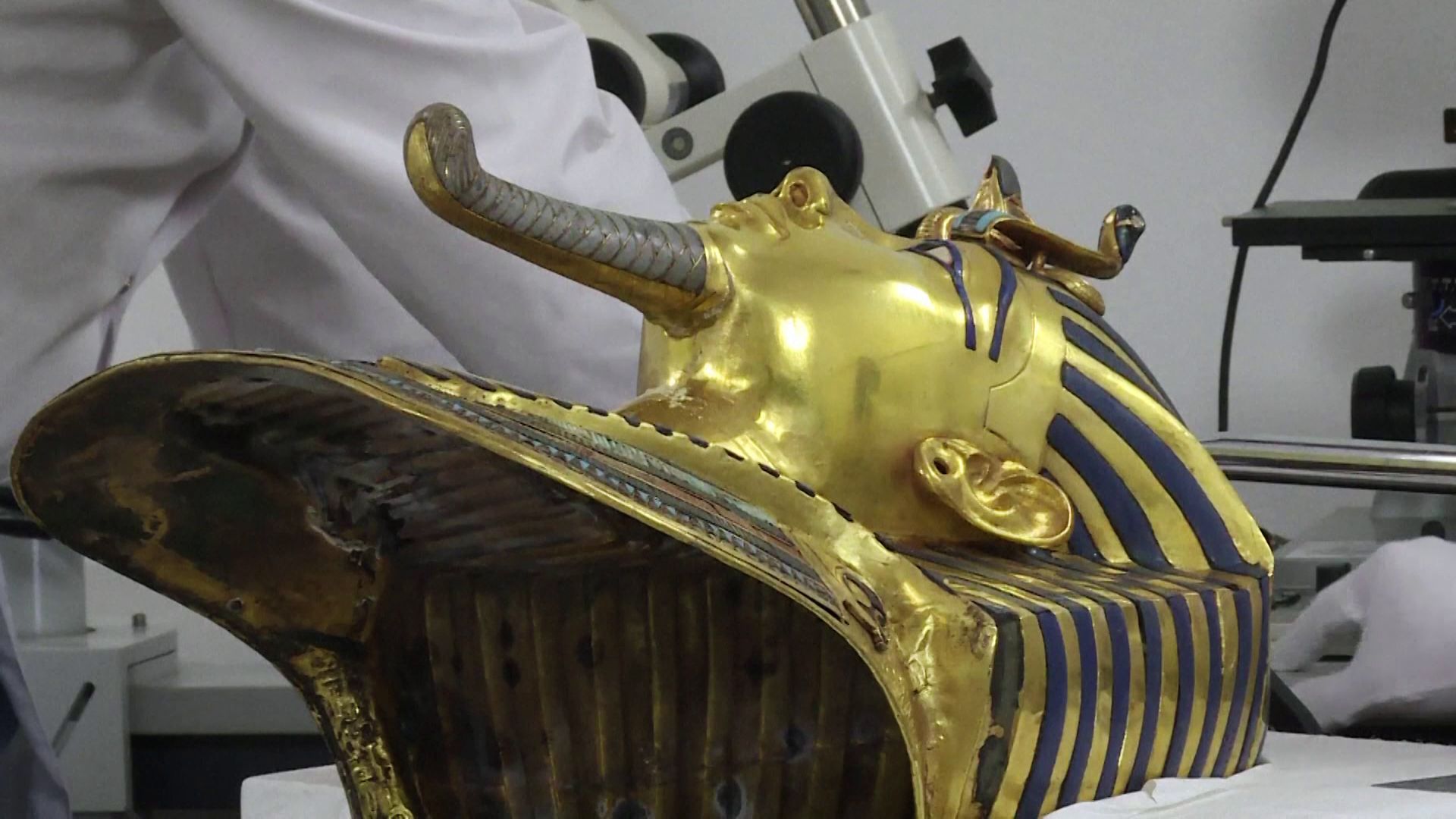 Henkel’s adhesives experts helped restore the pharaoh’s mask.