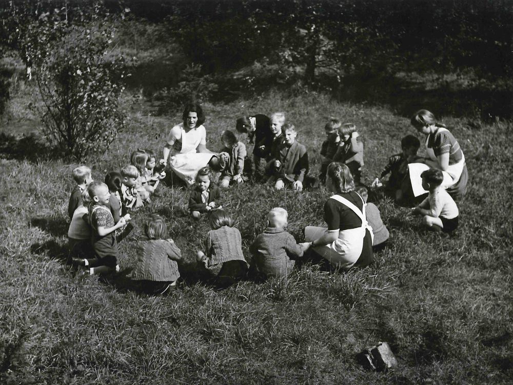 1948: Children playing at the Kindergarten 