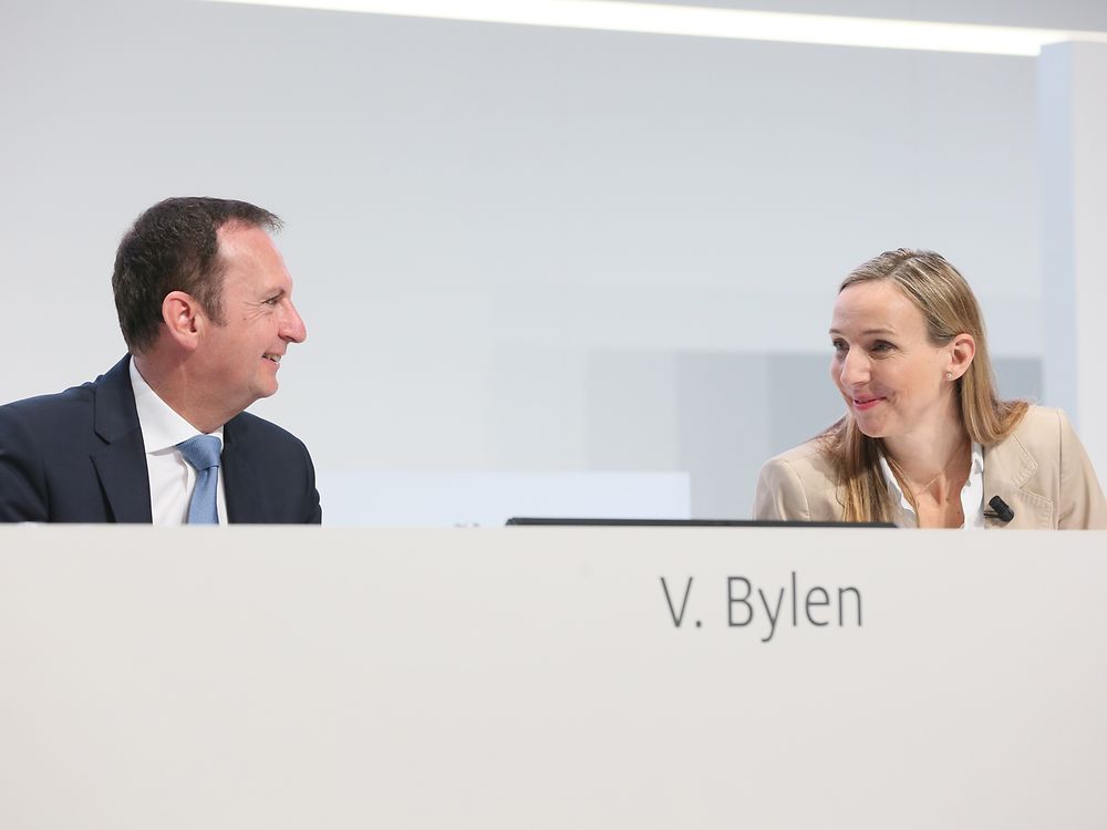 

CEO Hans Van Bylen and Dr. Simone Bagel-Trah, Chairwoman of the Shareholders’ Committee and Supervisory Board