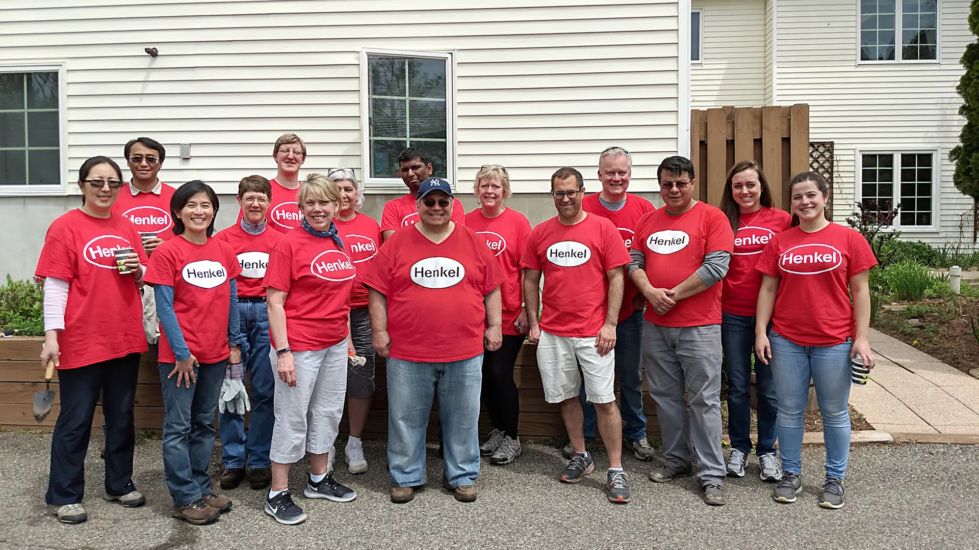 With ongoing support from Henkel’s MIT program, Bridgewater employees are able to continue their volunteer efforts at the Anderson House. During Bridgewater’s Week of Caring, employees spruced up the outdoor garden and painted rooms.