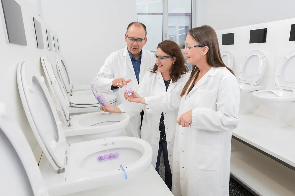 Researcher Anke Klemmstein (middle) was involved in the development of the 4-balls rimblock from Bref right from the start.